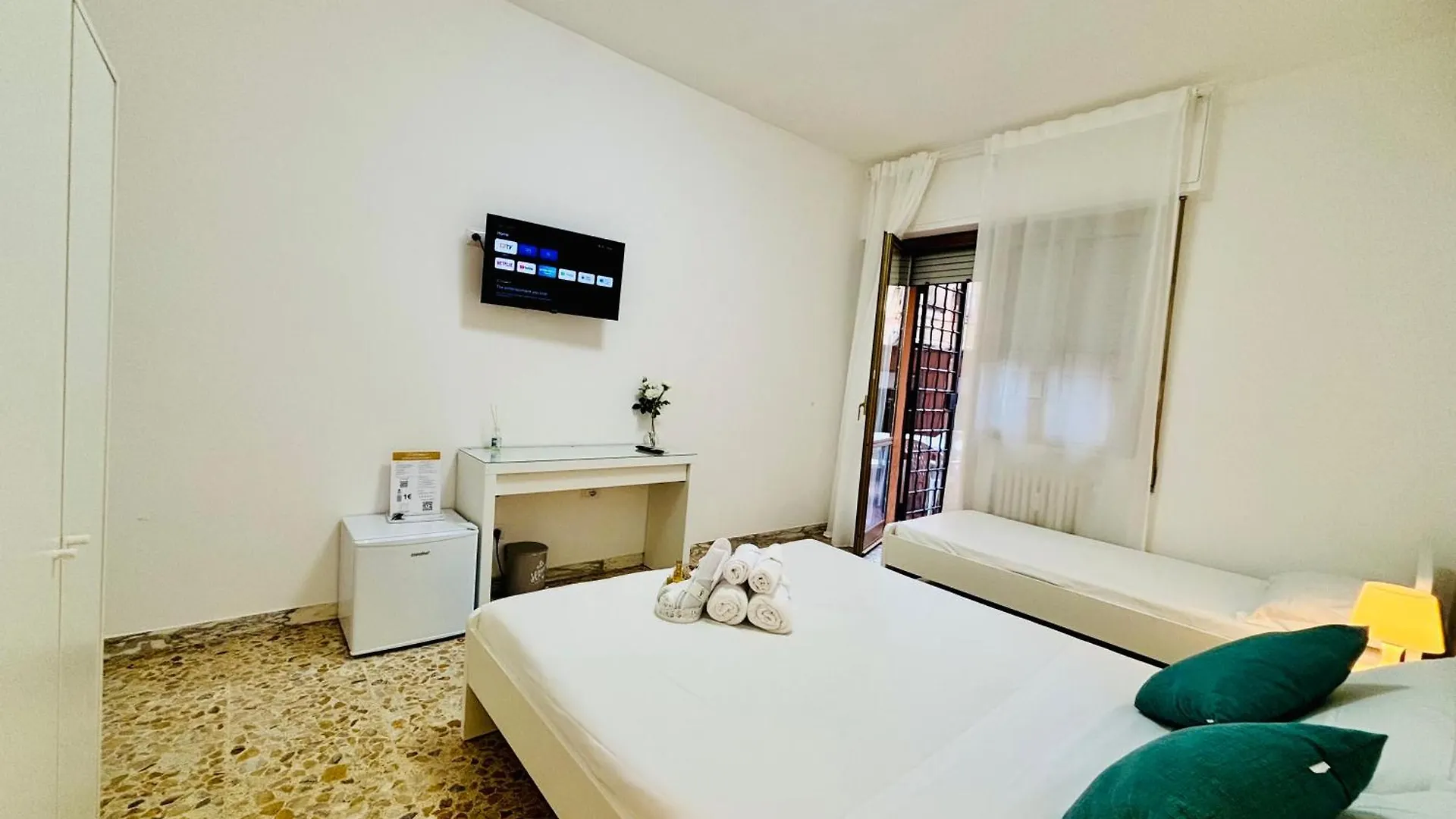 Residenza Degli Acquedotti Otel Roma Konukevi